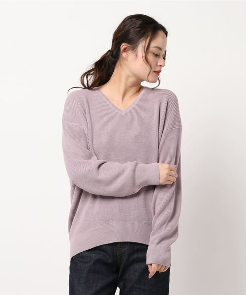 AMERICAN HOLIC（アメリカンホリック）の「Vネック肩落ちゆるニットプルオーバー  ＊（ニット/セーター・レディース・ネイビー/サックスブルー/イエロー/アイボリー/ラベンダー/その他7・M/L）」の8枚目の写真