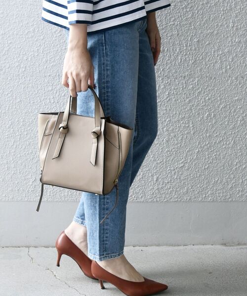 SHIPS any（シップス エニィ）の「SHIPS any:コンビ2WAYトート SMALL◇◇（トートバッグ・レディース・ブラック/ベージュ/ライトブルー/キャメル/ナチュラル/ライトグリーン・ONE SIZE）」の3枚目の写真