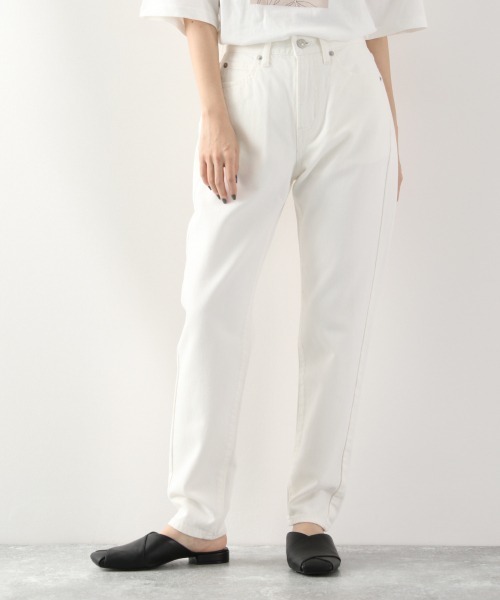 LOWRYS FARM(ローリーズファーム)の「CONEテンセルテーパード 870625(デニムパンツ・レディース・オフホワイト/ブルー/ネイビー・MEDIUM/LARGE)」の1枚目の写真