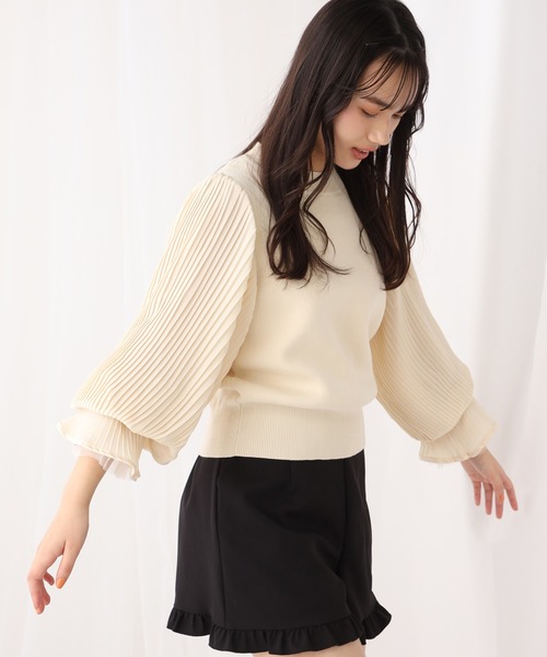 one after another NICE CLAUP（ワンアフターアナザーナイスクラップ）の「袖プリーツニット（ニット/セーター・レディース・ベージュ/グリーン/アイボリー・FREE）」の9枚目の写真