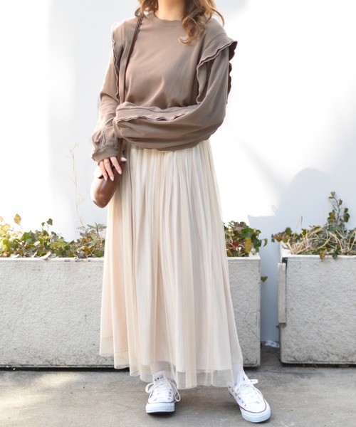 PairPair(ペアペア)の「袖ボリュームフリル付プルオーバー(スウェット・レディース・グレイッシュベージュ/モカ・FREE)」の9枚目の写真