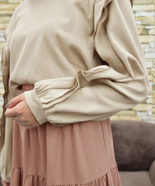 PairPair(ペアペア)の「袖ボリュームフリル付プルオーバー(スウェット・レディース・グレイッシュベージュ/モカ・FREE)」の14枚目の写真