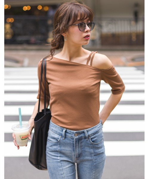 SpRay(スプレイ)の「リブワンショルライクカットソー(Tシャツ/カットソー・レディース・ブラウン/ベージュ/ダークブラウン/ブラック・FREE)」の4枚目の写真
