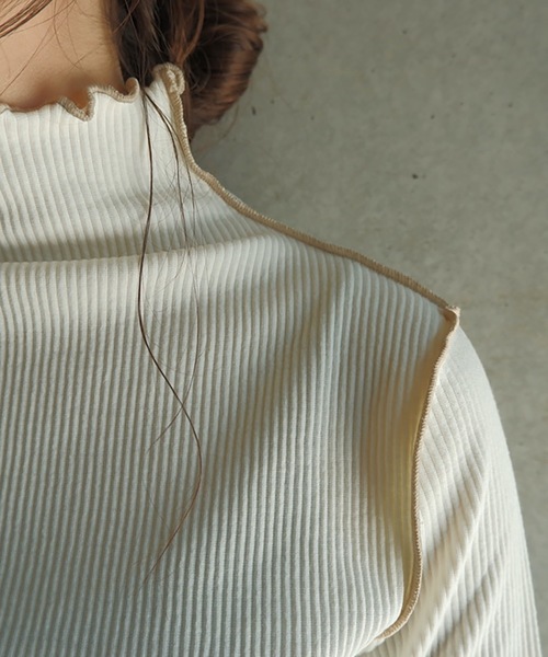 FUN.TRINITY(ファン トリニティー)の「ハイネックメロープルオーバー(Tシャツ/カットソー・レディース・アイボリー/ブラック/ベージュ・M)」の6枚目の写真