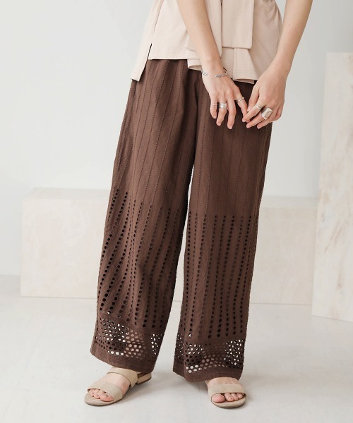 Bab（バブ）の「【WEB限定】コットンレースミックスパンツ（その他パンツ・レディース・ブラウン/オフホワイト/チャコールグレー・38）」の3枚目の写真