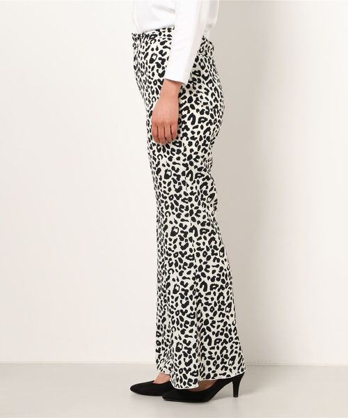 FIG&VIPER（フィグアンドバイパー）の「レオパードフレアPT（その他パンツ・レディース・ダークグレー/ベージュ/ホワイト・FREE）」の5枚目の写真