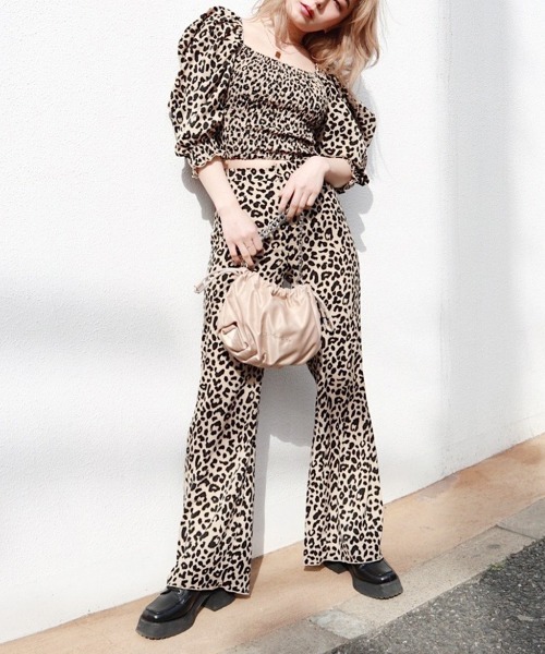 FIG&VIPER（フィグアンドバイパー）の「レオパードフレアPT（その他パンツ・レディース・ダークグレー/ベージュ/ホワイト・FREE）」の6枚目の写真