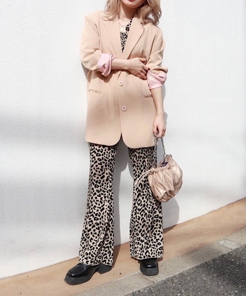 FIG&VIPER（フィグアンドバイパー）の「レオパードフレアPT（その他パンツ・レディース・ダークグレー/ベージュ/ホワイト・FREE）」の11枚目の写真