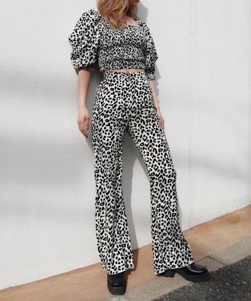 FIG&VIPER（フィグアンドバイパー）の「レオパードフレアPT（その他パンツ・レディース・ダークグレー/ベージュ/ホワイト・FREE）」の14枚目の写真