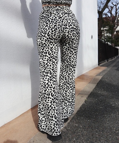 FIG&VIPER（フィグアンドバイパー）の「レオパードフレアPT（その他パンツ・レディース・ダークグレー/ベージュ/ホワイト・FREE）」の15枚目の写真