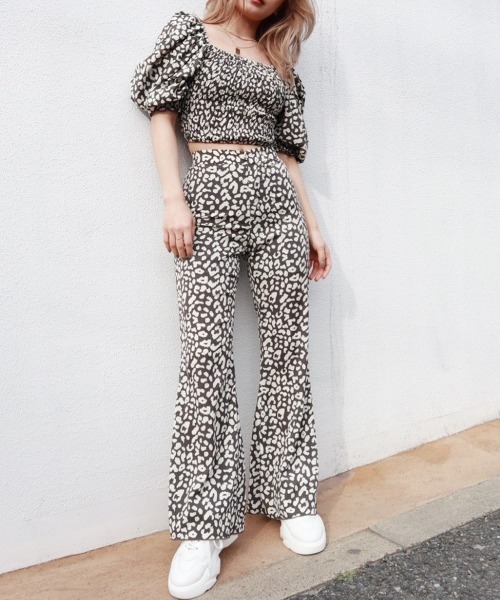 FIG&VIPER（フィグアンドバイパー）の「レオパードフレアPT（その他パンツ・レディース・ダークグレー/ベージュ/ホワイト・FREE）」の16枚目の写真