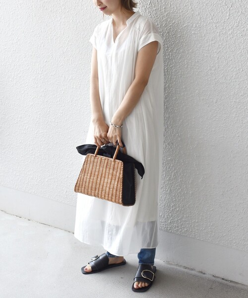 新品未使用 studios フレンチスリーブバックタックワンピース