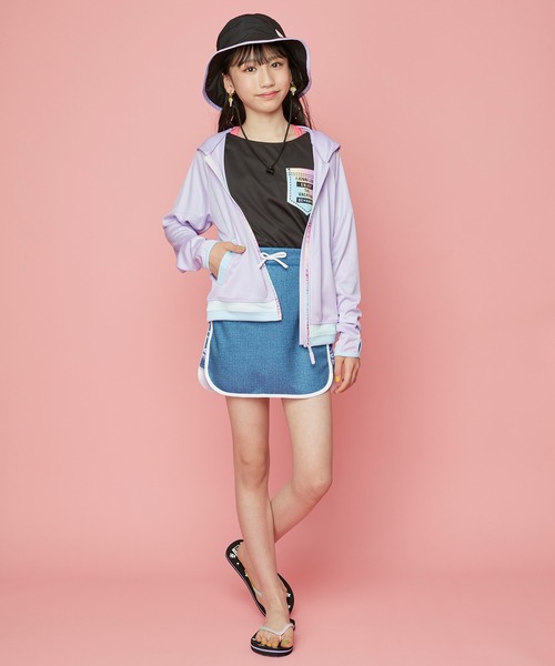 JENNI love（ジェニィラブ）の「グラデ総柄ビーチサンダル（サンダル・キッズ・ブラック/ラベンダー・22cm/23cm/24cm/20cm/21cm）」の3枚目の写真