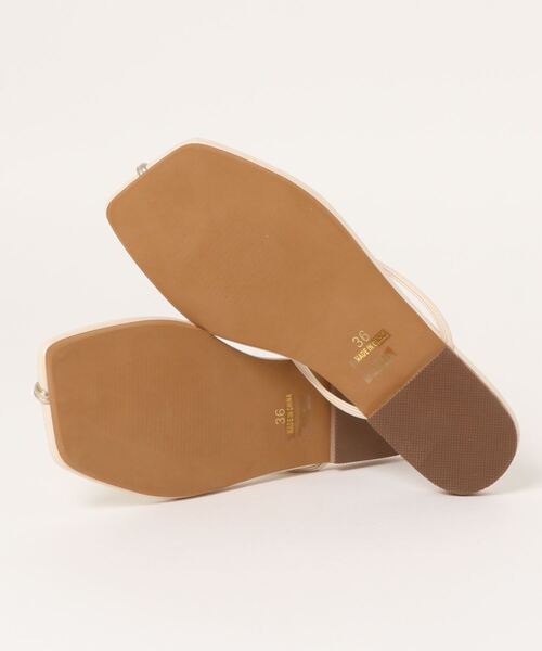 mio notis(ミオノティス)の「トゥポイントトングフラットサンダル(サンダル・レディース・ホワイト系その他/グレイッシュベージュ/ブラック・38/36/37/39)」の6枚目の写真