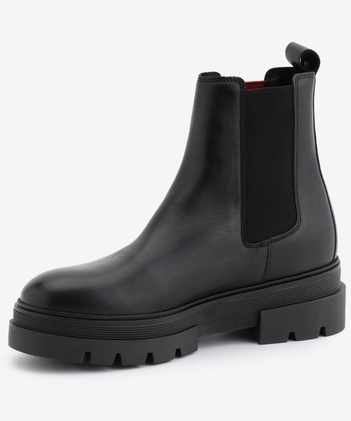 TOMMY HILFIGER(トミーヒルフィガー)の「【オンライン限定】チェルシーブーツ(ブーツ・レディース・ブラック・24cm/23.5cm/23cm)」の3枚目の写真