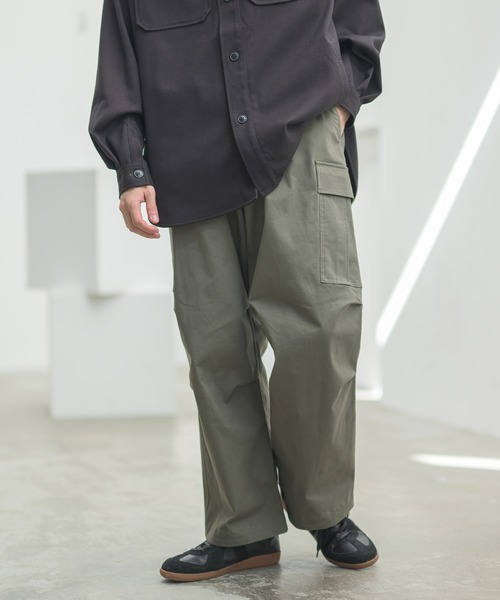 CASPER JOHN(キャスパージョン)の「ワイドカーゴパンツ(カーゴパンツ・メンズ・カーキ/ブラック・マルチサイズ)」の3枚目の写真