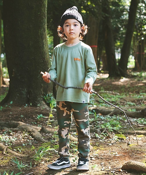 XLARGE KIDS(エクストララージキッズ)の「スケートダイナソー長袖゙Tシャツ(Tシャツ/カットソー・キッズ・ライトカーキ/ホワイト/ベージュ・140cm/130cm/110cm/120cm/90cm/100cm/80cm)」の20枚目の写真