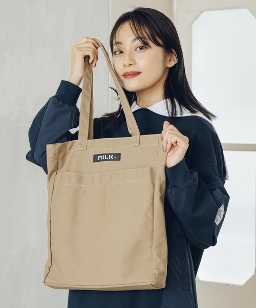MILKFED.(ミルクフェド)の「STENCIL SQUARE TOTE BAG(トートバッグ・レディース・ホワイト/ブラック/ベージュ・ONE SIZE)」の19枚目の写真