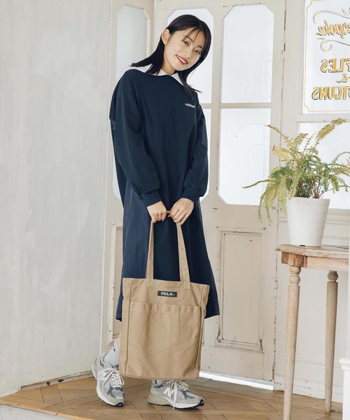 MILKFED.(ミルクフェド)の「STENCIL SQUARE TOTE BAG(トートバッグ・レディース・ホワイト/ブラック/ベージュ・ONE SIZE)」の8枚目の写真