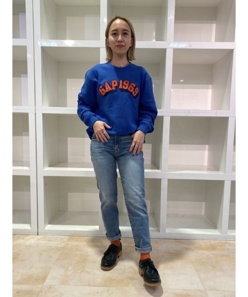 GAP（ギャップ）の「ミッドライズ ガールフレンドデニム（デニムパンツ・レディース・インディゴブルー・25/26/27/28/23/24/29/30）」の14枚目の写真