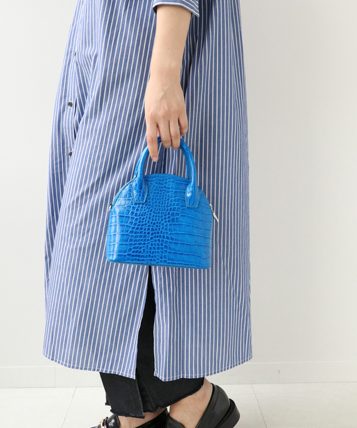 Simplicite(サンプリシテ)の「ハーフサークルチェーンミニショルダーBAG◆(ショルダーバッグ・レディース・ブラック/ブルー/アイボリー・FREE)」の4枚目の写真