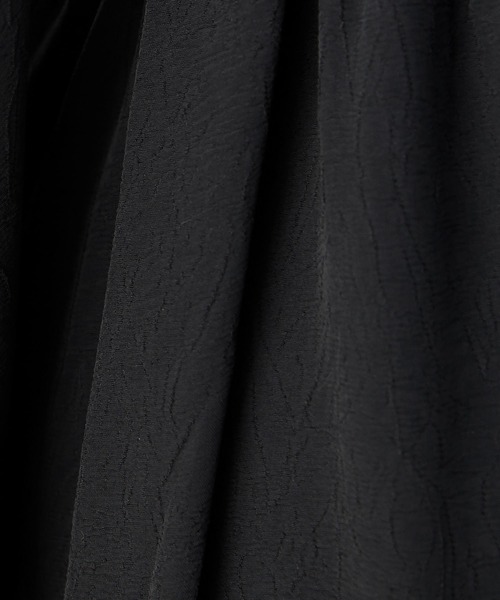 MIELI INVARIANT(ミエリインヴァリアント)の「Bowtie Wrinkle Dress(ワンピース・レディース・ブラック/クリーム・FREE)」の5枚目の写真