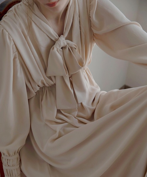 MIELI INVARIANT(ミエリインヴァリアント)の「Bowtie Wrinkle Dress(ワンピース・レディース・ブラック/クリーム・FREE)」の9枚目の写真