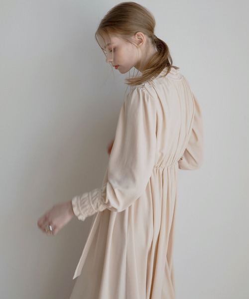 MIELI INVARIANT(ミエリインヴァリアント)の「Bowtie Wrinkle Dress(ワンピース・レディース・ブラック/クリーム・FREE)」の13枚目の写真