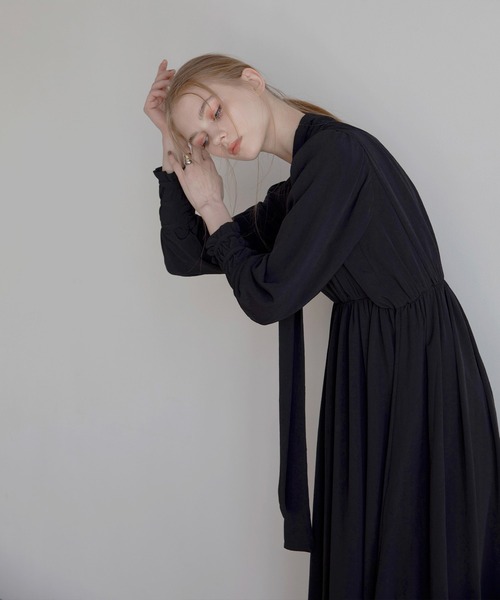 MIELI INVARIANT(ミエリインヴァリアント)の「Bowtie Wrinkle Dress(ワンピース・レディース・ブラック/クリーム・FREE)」の16枚目の写真