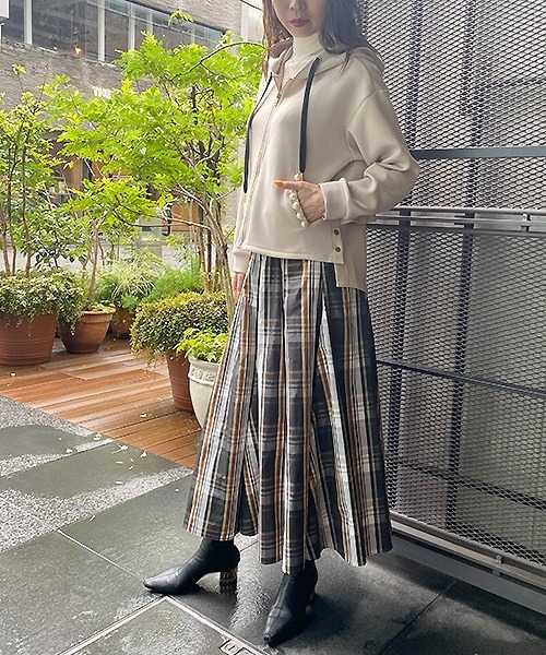 GALENA(ガレナ)の「【GALENA/ガレナ】バックフリルパールボタンジップアップブルゾン(ブルゾン・レディース・ブラック/ベージュ/オフホワイト/チャコールグレー・FREE)」の19枚目の写真