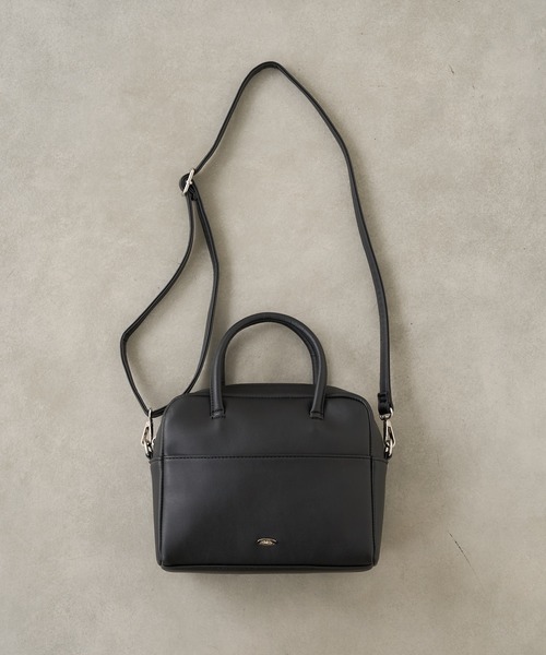 Chico（チコ）の「スクエアレザーショルダー（ショルダーバッグ）」 - WEAR