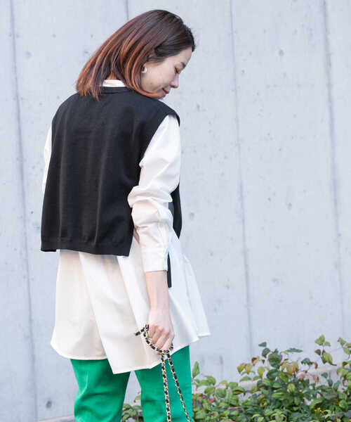 URBAN RESEARCH Sonny Label（アーバンリサーチサニーレーベル）の「『一部WEB限定カラー』ニットベストxフレアシャツレイヤーSET2（シャツ/ブラウス・レディース・ブラック/ライトグレー/ネイビー/チャコールグレー・FREE）」の13枚目の写真