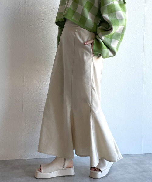 w closet（ダブルクローゼット）の「ハイウエストマーメイドスカート（スカート・レディース・ライトベージュ/ライム/スミクロ・FREE）」の7枚目の写真