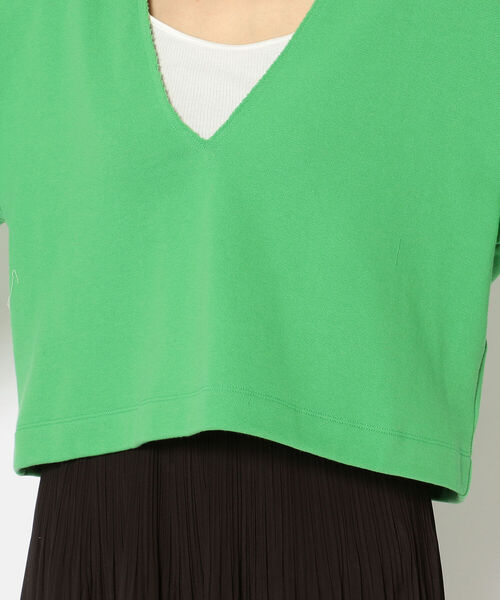 CLOCHE（クロシェ）の「CLOCHE (クロシェ)　Vネックスウェット /21085022（スウェット・レディース・ホワイト/ベージュ/グリーン/ブラック・FREE）」の20枚目の写真