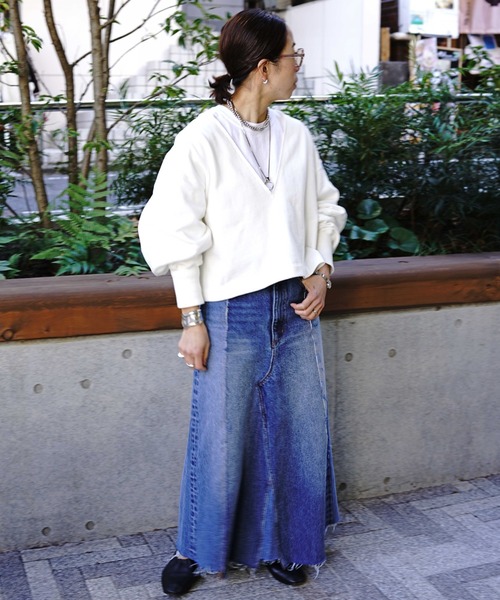 CLOCHE（クロシェ）の「CLOCHE (クロシェ)　Vネックスウェット /21085022（スウェット・レディース・ホワイト/ベージュ/グリーン/ブラック・FREE）」の5枚目の写真