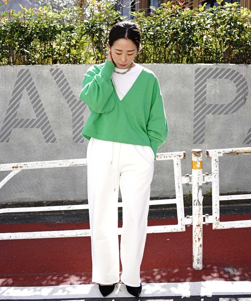 CLOCHE（クロシェ）の「CLOCHE (クロシェ)　Vネックスウェット /21085022（スウェット・レディース・ホワイト/ベージュ/グリーン/ブラック・FREE）」の10枚目の写真