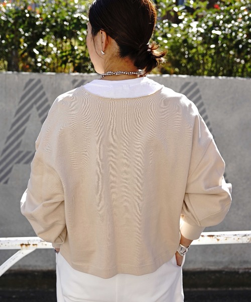 CLOCHE（クロシェ）の「CLOCHE (クロシェ)　Vネックスウェット /21085022（スウェット・レディース・ホワイト/ベージュ/グリーン/ブラック・FREE）」の14枚目の写真