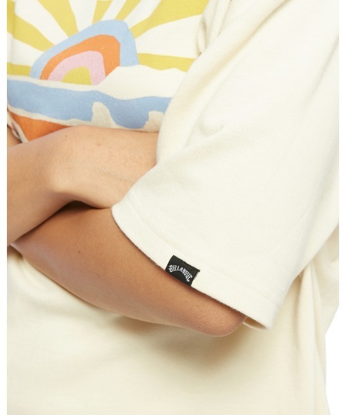BILLABONG(ビラボン)の「BILLABONG レディース 【A/Div.】 ADIV SS TEE Tシャツ 【2022年春夏モデル】/ビラボン半袖Tシャツ(Tシャツ/カットソー・レディース・オリーブ/オフホワイト/ピンク・MEDIUM/LARGE)」の7枚目の写真