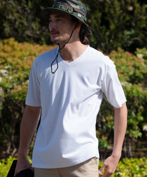 Blue Standard (ブルースタンダード)の「【BLUE STANDARD/ブルースタンダード】汗染みの目立ちにくいTシャツ ゼロステイン 撥水性 UVカット VネックTシャツ(Tシャツ/カットソー・メンズ・グレー/オリーブ/ブルー/ライトベージュ/ホワイト/チャコールグレー/ブラック/ネイビー・MEDIUM/LARGE/X-LARGE/SMALL)」の2枚目の写真