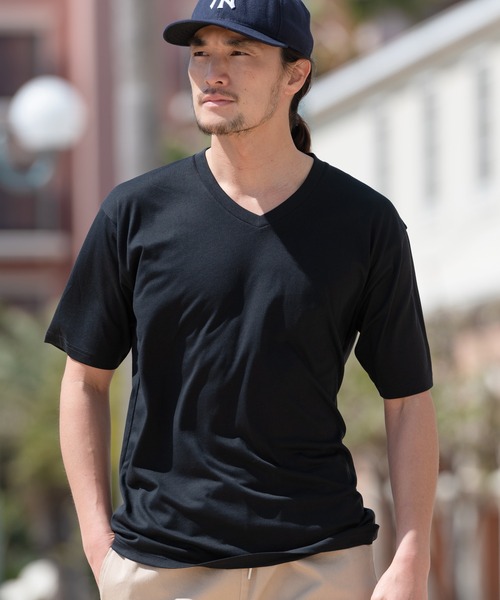 Blue Standard (ブルースタンダード)の「【BLUE STANDARD/ブルースタンダード】汗染みの目立ちにくいTシャツ ゼロステイン 撥水性 UVカット VネックTシャツ(Tシャツ/カットソー・メンズ・グレー/オリーブ/ブルー/ライトベージュ/ホワイト/チャコールグレー/ブラック/ネイビー・MEDIUM/LARGE/X-LARGE/SMALL)」の3枚目の写真