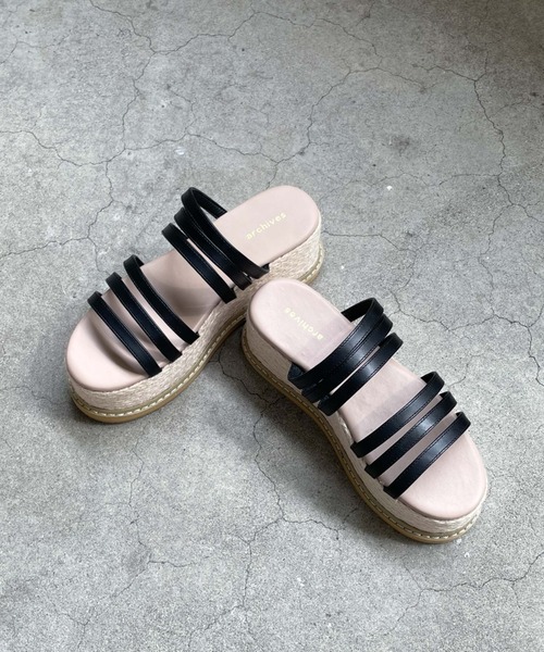 archives（アルシーヴ）の「厚底ミュールサンダル（サンダル・レディース・ブラック/クリア・MEDIUM/LARGE）」の4枚目の写真