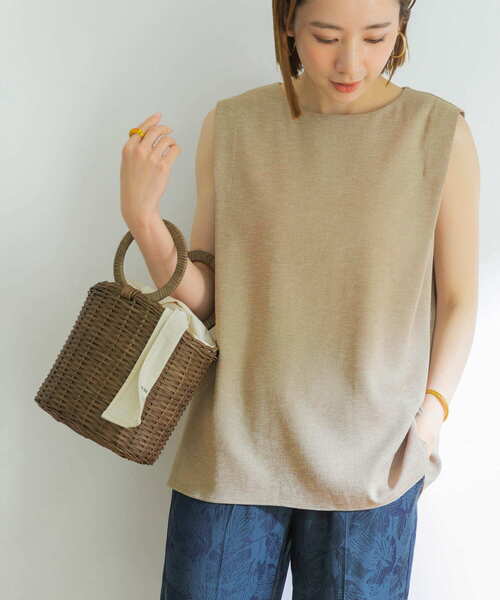 URBAN RESEARCH（アーバンリサーチ）の「リネンライクタックブラウス（シャツ/ブラウス・レディース・ブラック/ベージュ/グリーン・38/36）」の7枚目の写真