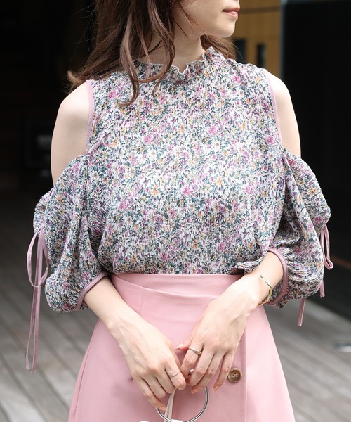 one after another NICE CLAUP(ワンアフターアナザーナイスクラップ)の「肩リボンマルチウェイブラウス(シャツ/ブラウス・レディース・ドット/オフホワイト/ブラック/ピンク系その他・FREE)」の11枚目の写真