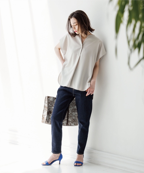 OPAQUE.CLIP(オペークドットクリップ)の「◆ウーリッシュドライストレッチ パールボタンスキッパーブラウス【WEB限定カラー・サイズ】(シャツ/ブラウス・レディース・ブラック/レンガ/オフホワイト/ライトベージュ/ブラウン系その他/ブルー系7・38/42/40/36)」の11枚目の写真