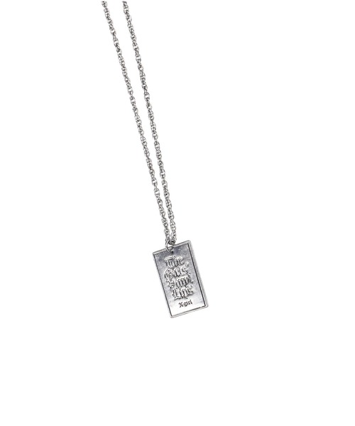X-girl(エックスガール)の「OLD ENGLISH LOGO PLATE NECKLACE(ネックレス・レディース・シルバー/ゴールド・ONE SIZE)」の4枚目の写真