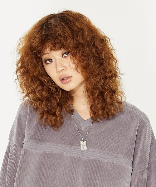 X-girl(エックスガール)の「OLD ENGLISH LOGO PLATE NECKLACE(ネックレス・レディース・シルバー/ゴールド・ONE SIZE)」の9枚目の写真