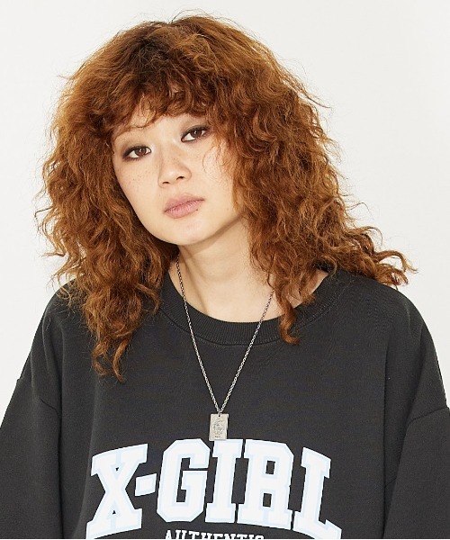 X-girl(エックスガール)の「OLD ENGLISH LOGO PLATE NECKLACE(ネックレス・レディース・シルバー/ゴールド・ONE SIZE)」の10枚目の写真