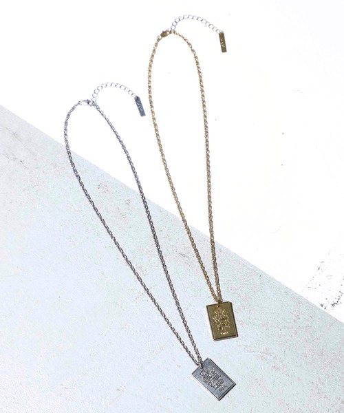 X-girl(エックスガール)の「OLD ENGLISH LOGO PLATE NECKLACE(ネックレス・レディース・シルバー/ゴールド・ONE SIZE)」の14枚目の写真
