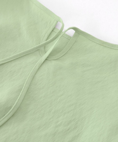 パフスリーブフリルブラウス