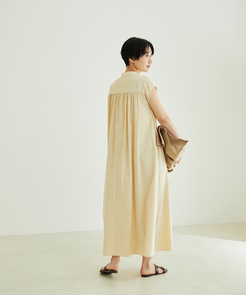 SALON adam et rope'（サロン アダム エ ロペ）の「【WEB限定】バンドカラーストライプフレンチスリーブワンピース（シャツワンピース・レディース・ブラック系その他/ライトグレー/イエロー系その他・FREE）」の10枚目の写真